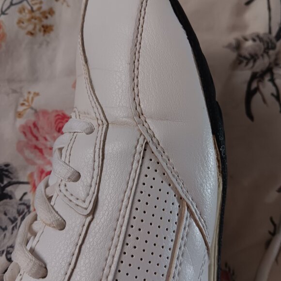 Fila women's 10 EU41.5 vintage white sneakers - Picture 13 of 14